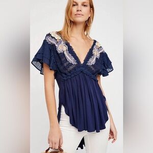 Free People Fiesta
 Embroidered Navy
 Top Tuni Sz M